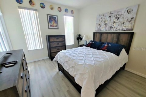 Townhouse in Davenport, Florida 4 bedrooms, 172.43 sq.m. № 1687380 - photo 6