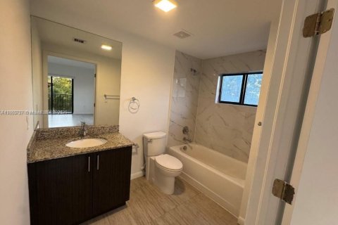 Apartment in Miami, Florida 1 bedroom, 74.32 sq.m. № 1898251 - photo 5