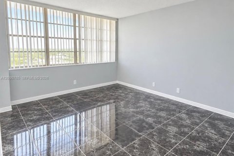 Copropriété à louer à North Miami Beach, Floride: 1 chambre, 73.39 m2 № 2367750 - photo 4
