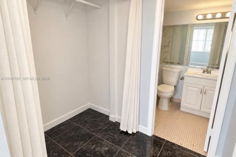 Copropriété à louer à North Miami Beach, Floride: 1 chambre, 73.39 m2 № 2367750 - photo 6