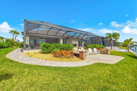 Villa ou maison à vendre à Port Charlotte, Floride: 3 chambres, 189.33 m2 № 2430312 - photo 30