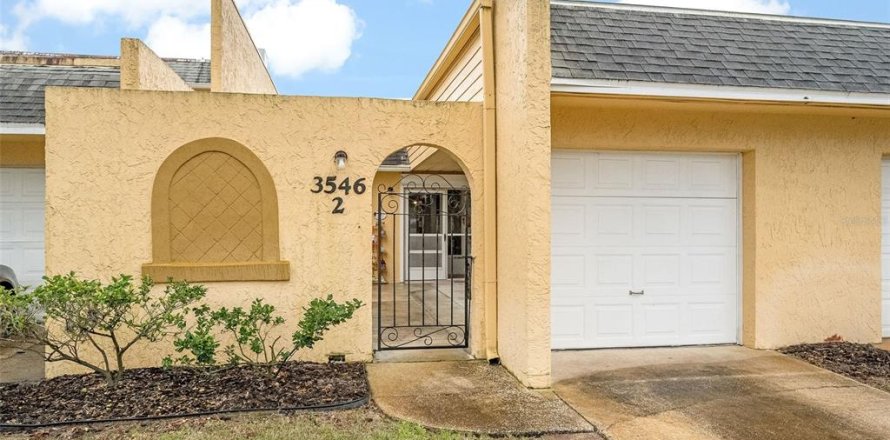 Condo in Titusville, Florida, 2 bedrooms № 2202256
