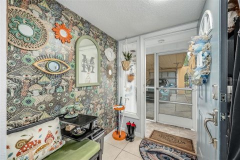 Condo in Titusville, Florida, 2 bedrooms № 2202256 - photo 2
