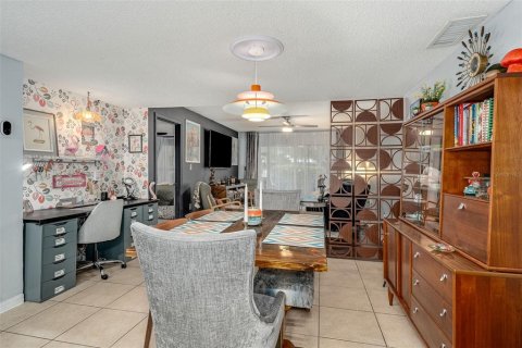 Condo in Titusville, Florida, 2 bedrooms № 2202256 - photo 14
