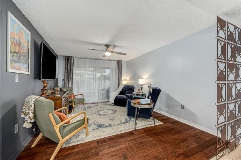 Condo in Titusville, Florida, 2 bedrooms № 2202256 - photo 19