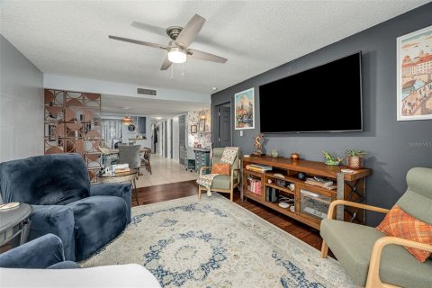 Condo in Titusville, Florida, 2 bedrooms № 2202256 - photo 21