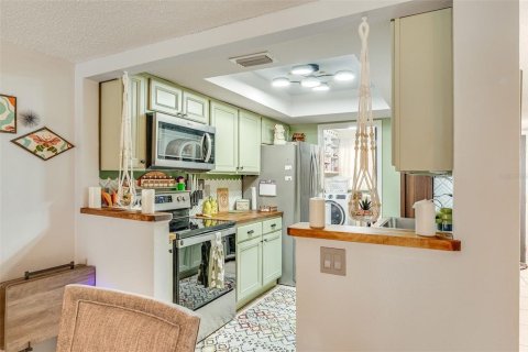 Condo in Titusville, Florida, 2 bedrooms № 2202256 - photo 8