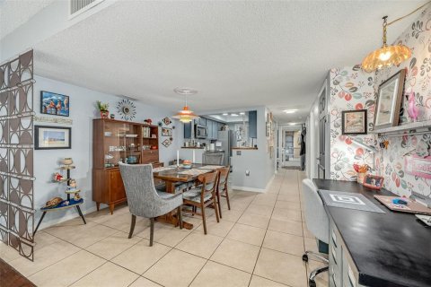 Condo in Titusville, Florida, 2 bedrooms № 2202256 - photo 18