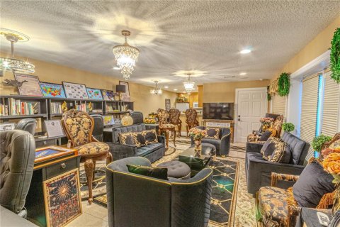 House in Altoona, Florida 6 bedrooms, 392.51 sq.m. № 2403447 - photo 29