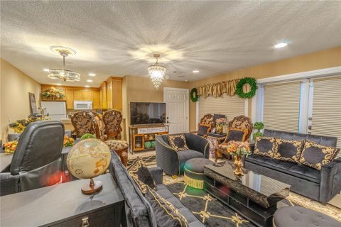 House in Altoona, Florida 6 bedrooms, 392.51 sq.m. № 2403447 - photo 30