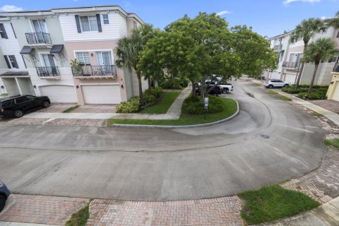 Townhouse in Boca Raton, Florida 3 bedrooms, 181.81 sq.m. № 2278832 - photo 30