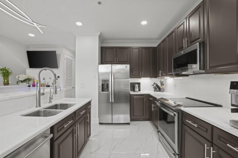 Townhouse in Boca Raton, Florida 3 bedrooms, 181.81 sq.m. № 2278832 - photo 23