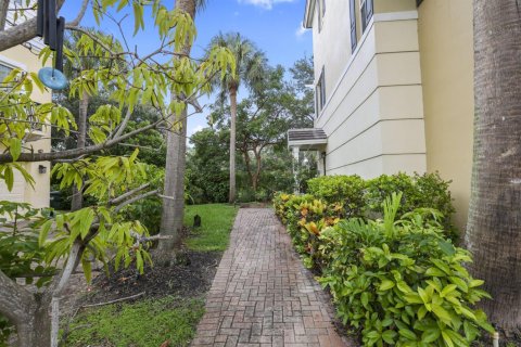 Townhouse in Boca Raton, Florida 3 bedrooms, 181.81 sq.m. № 2278832 - photo 4