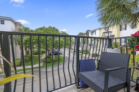 Townhouse in Boca Raton, Florida 3 bedrooms, 181.81 sq.m. № 2278832 - photo 28