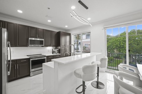 Townhouse in Boca Raton, Florida 3 bedrooms, 181.81 sq.m. № 2278832 - photo 19
