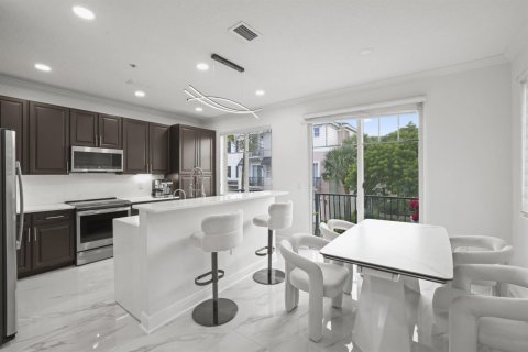 Townhouse in Boca Raton, Florida 3 bedrooms, 181.81 sq.m. № 2278832 - photo 20
