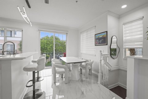 Townhouse in Boca Raton, Florida 3 bedrooms, 181.81 sq.m. № 2278832 - photo 25