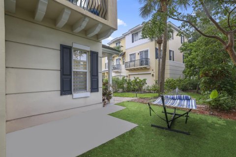 Townhouse in Boca Raton, Florida 3 bedrooms, 181.81 sq.m. № 2278832 - photo 8