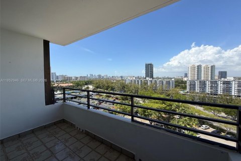 Condo in Hallandale Beach, Florida, 1 bedroom № 2054448 - photo 4