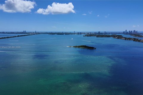 Condominio en venta en Miami, Florida, 3 dormitorios № 1891288 - foto 7