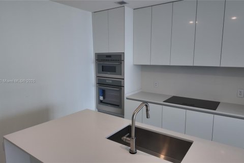 Condominio en venta en Miami, Florida, 3 dormitorios № 1891288 - foto 10