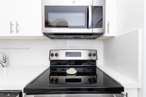 Condominio en venta en Key Biscayne, Florida, 1 dormitorio, 69.12 m2 № 2012459 - foto 24