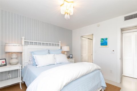 Condominio en venta en Key Biscayne, Florida, 1 dormitorio, 69.12 m2 № 2012459 - foto 28