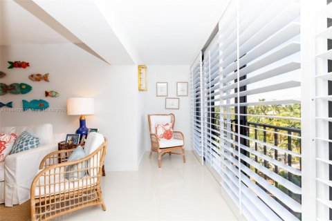Condominio en venta en Key Biscayne, Florida, 1 dormitorio, 69.12 m2 № 2012459 - foto 16