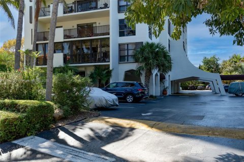 Condominio en venta en Key Biscayne, Florida, 1 dormitorio, 69.12 m2 № 2012459 - foto 2