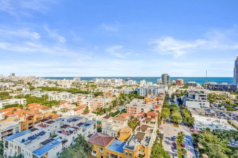 Condo in Miami Beach, Florida, 1 bedroom  № 1973551 - photo 12