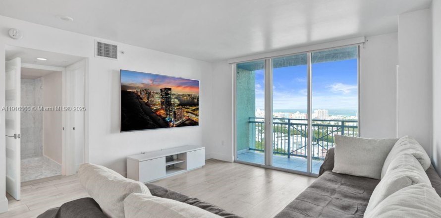 Condo in Miami Beach, Florida, 1 bedroom  № 1973551