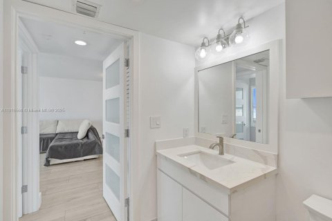 Condo in Miami Beach, Florida, 1 bedroom  № 1973551 - photo 18