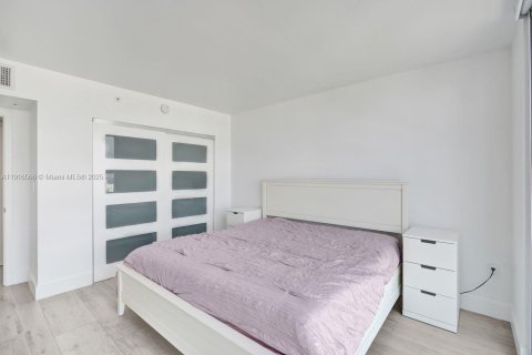 Condo in Miami Beach, Florida, 1 bedroom  № 1973551 - photo 25