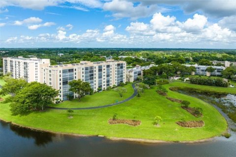 Condo in Delray Beach, Florida, 2 bedrooms  № 1058798 - photo 1