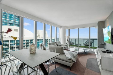 Condo in Miami Beach, Florida, 2 bedrooms № 1959913 - photo 5