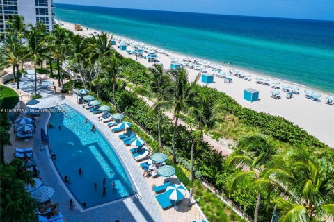 Condo in Miami Beach, Florida, 2 bedrooms № 1959913 - photo 28