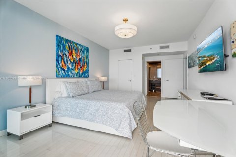Condo in Miami Beach, Florida, 2 bedrooms № 1959913 - photo 11