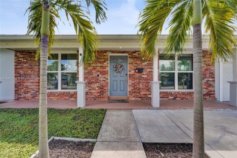 Villa ou maison à vendre à Fort Lauderdale, Floride: 3 chambres, 129.78 m2 № 1938990 - photo 1