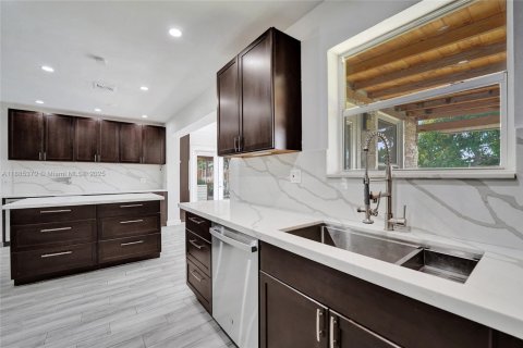 Villa ou maison à vendre à Fort Lauderdale, Floride: 3 chambres, 129.78 m2 № 1938990 - photo 23