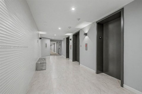 Copropriété à vendre à Miami Beach, Floride: 1 chambre, 74.14 m2 № 2251064 - photo 25