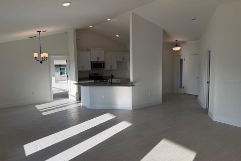 Casa en venta en Port Charlotte, Florida, 4 dormitorios, 163.04 m2 № 2231379 - foto 2
