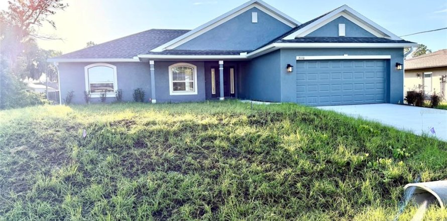 Casa en Port Charlotte, Florida 4 dormitorios, 163.04 m2 № 2231379