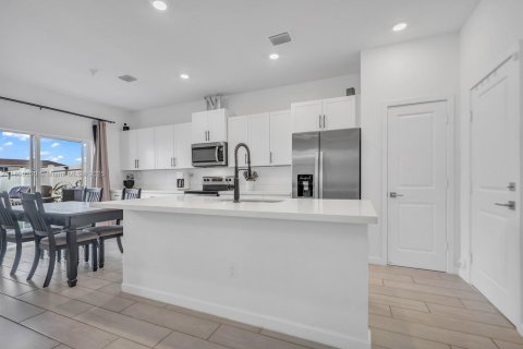Touwnhouse à louer à Homestead, Floride: 4 chambres, 163.23 m2 № 1946927 - photo 6