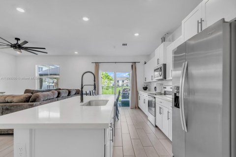 Touwnhouse à louer à Homestead, Floride: 4 chambres, 163.23 m2 № 1946927 - photo 7