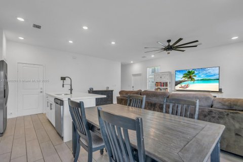 Touwnhouse à louer à Homestead, Floride: 4 chambres, 163.23 m2 № 1946927 - photo 10