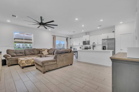 Touwnhouse à louer à Homestead, Floride: 4 chambres, 163.23 m2 № 1946927 - photo 3