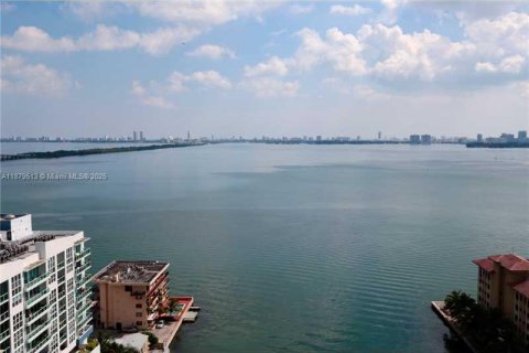 Condo in Miami, Florida, 2 bedrooms  № 1929975 - photo 4
