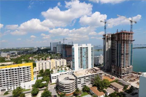 Condo in Miami, Florida, 2 bedrooms  № 1929975 - photo 17