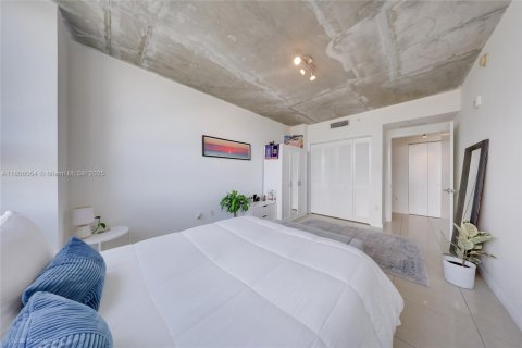 Condo in Miami, Florida, 1 bedroom  № 1937942 - photo 14