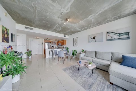 Condominio en venta en Miami, Florida, 1 dormitorio, 67.45 m2 № 1937942 - foto 5